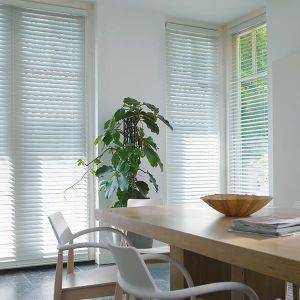 Luxaflex®  Houten Jaloezie 50 mm  Powerview®
